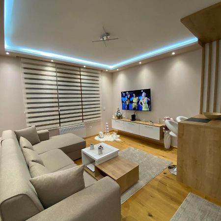 Jellenaa Apartment ซลาตีบอร์ ภายนอก รูปภาพ