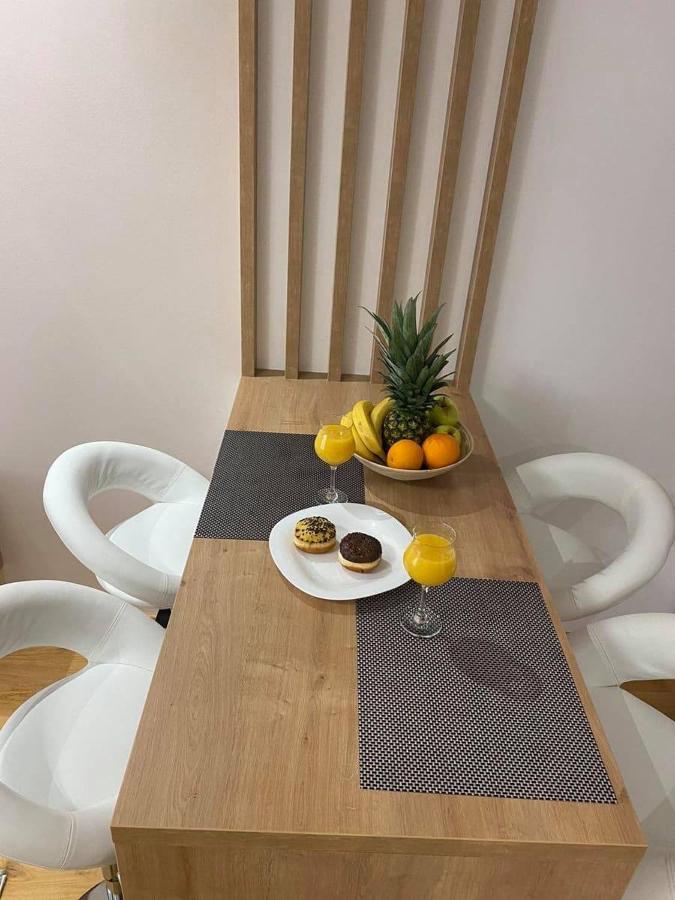 Jellenaa Apartment ซลาตีบอร์ ภายนอก รูปภาพ