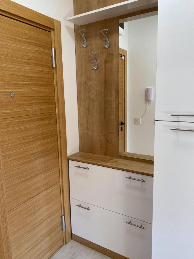 Jellenaa Apartment ซลาตีบอร์ ภายนอก รูปภาพ