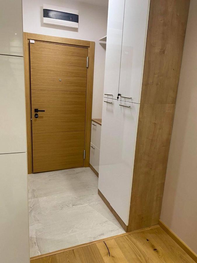 Jellenaa Apartment ซลาตีบอร์ ภายนอก รูปภาพ