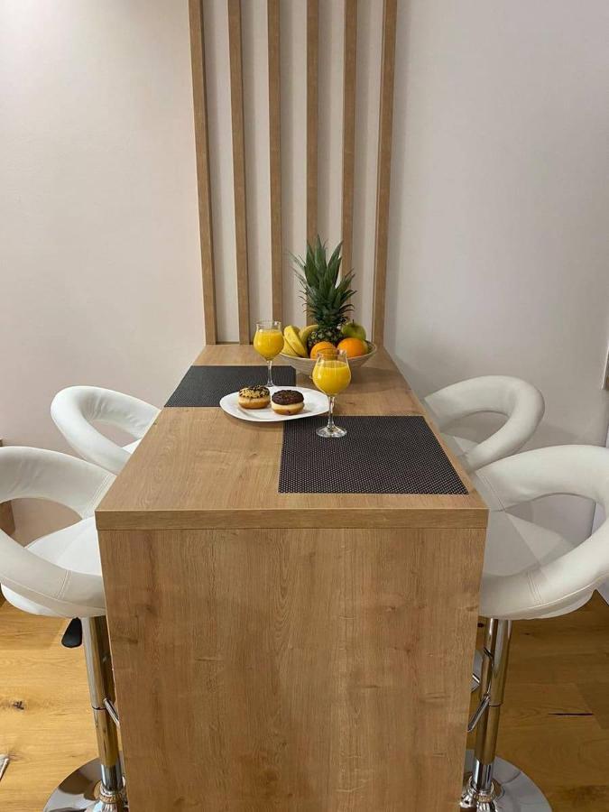Jellenaa Apartment ซลาตีบอร์ ภายนอก รูปภาพ