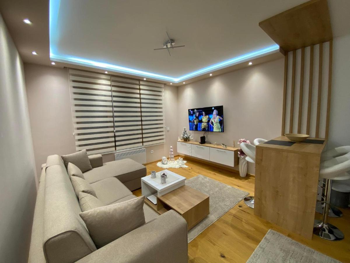 Jellenaa Apartment ซลาตีบอร์ ภายนอก รูปภาพ