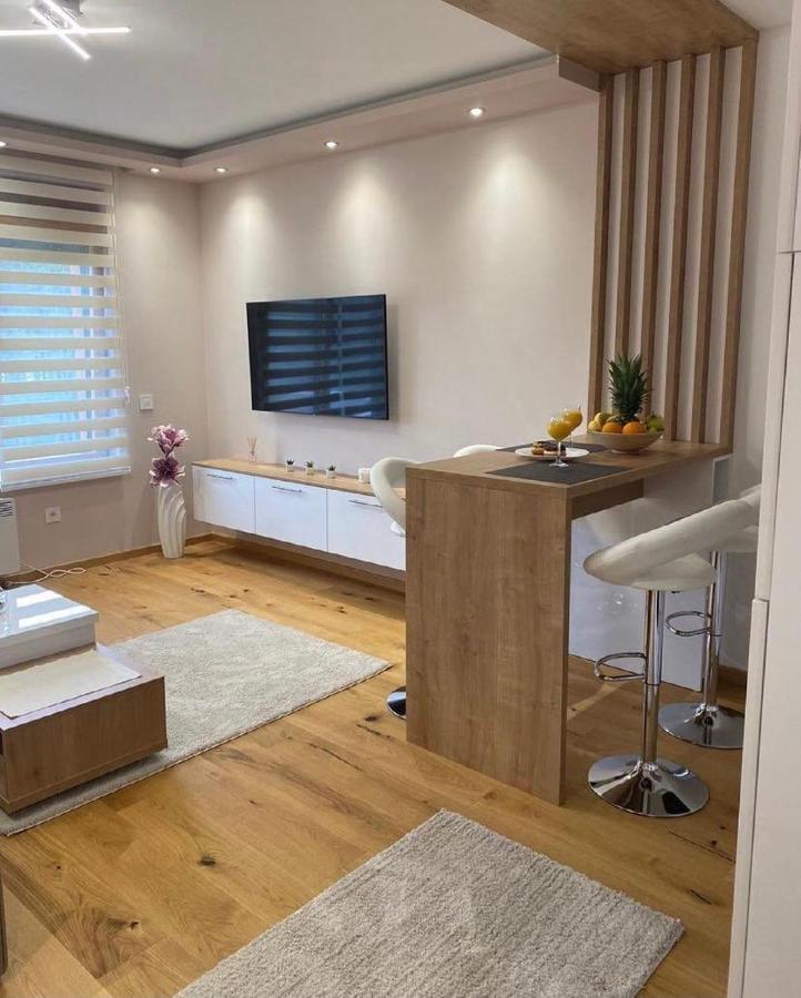 Jellenaa Apartment ซลาตีบอร์ ภายนอก รูปภาพ