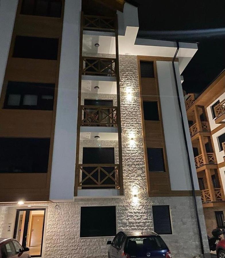 Jellenaa Apartment ซลาตีบอร์ ภายนอก รูปภาพ