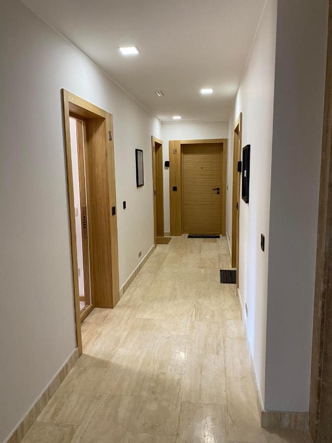 Jellenaa Apartment ซลาตีบอร์ ภายนอก รูปภาพ